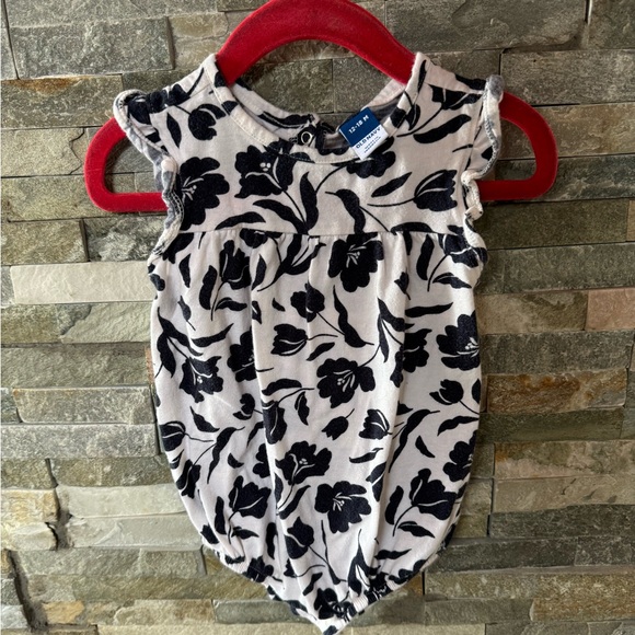 🔴Old navy floral onesie - Picture 2 of 4